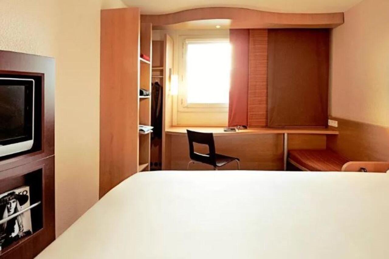 Ibis Barcelona Santa Coloma Hotel 2*