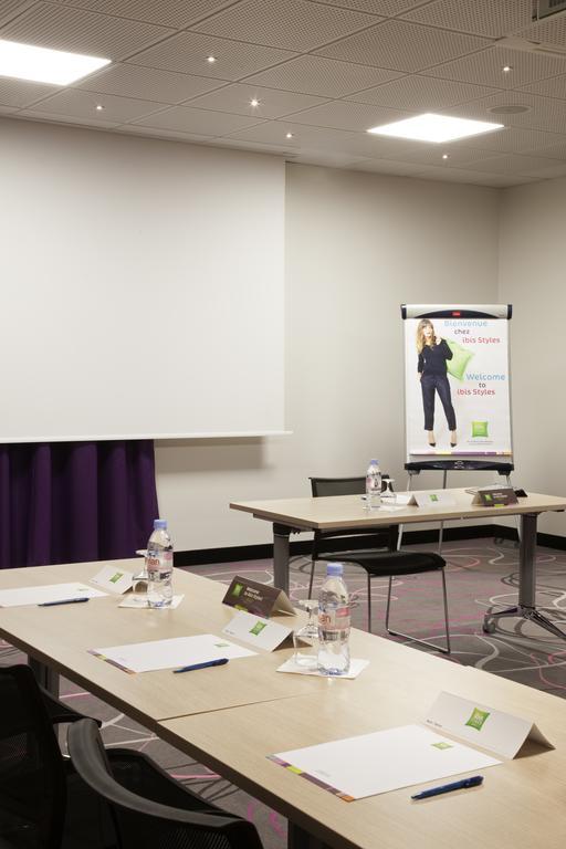 Ibis Barcelona Santa Coloma 2*